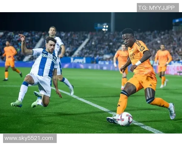 皇马新援闪耀，哈兰德梅开二度助球队完胜对手